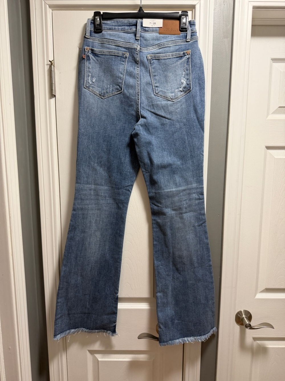 Judy Blue high rise medium wash fray hem bootcut jeans new with tags size 7/28 - Picture 4 of 4